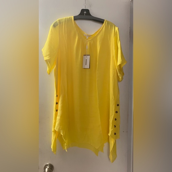 Short Sleeve Layered Top with Button Detail-Lemon - Picture 3 of 4